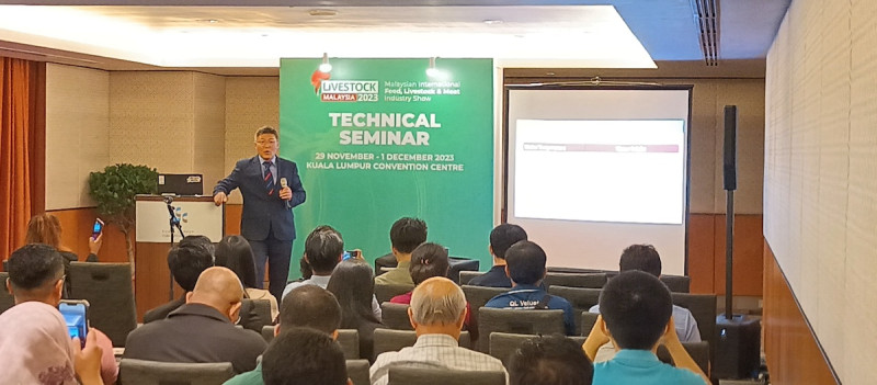 Dr. John Tchang speaking at Livestock Malaysia 2023