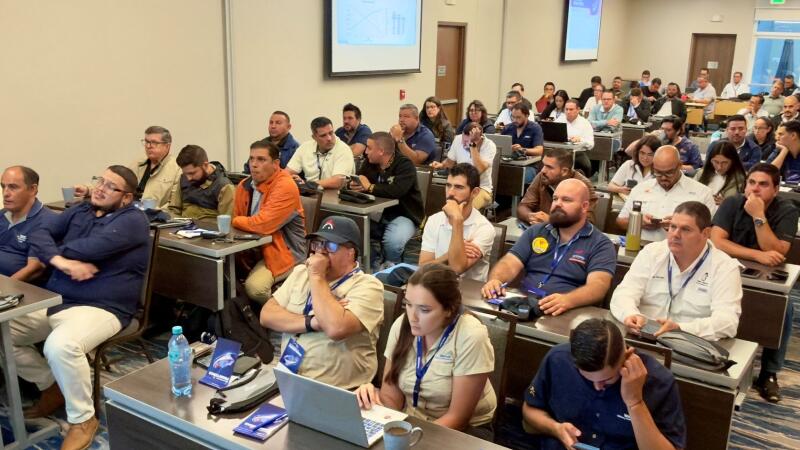 Aviagen lleva ‘Conocimiento Sin Fronteras’ a clientes en  Honduras y Costa Rica