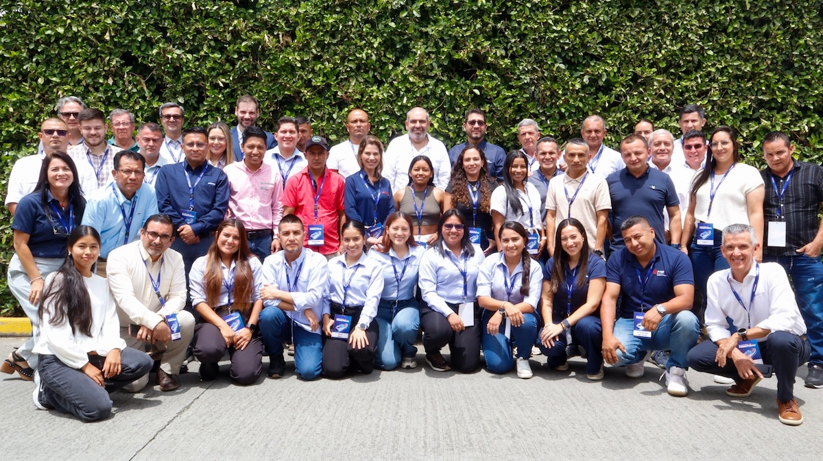Customers attending Knowledge without borders in Colombia