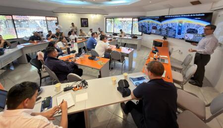 Customers attending Knowledge Without Borders in Guatemala